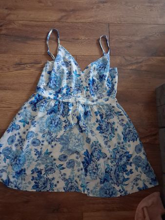 Sommerkleid mit Blumenmuster, Grösse M, 
