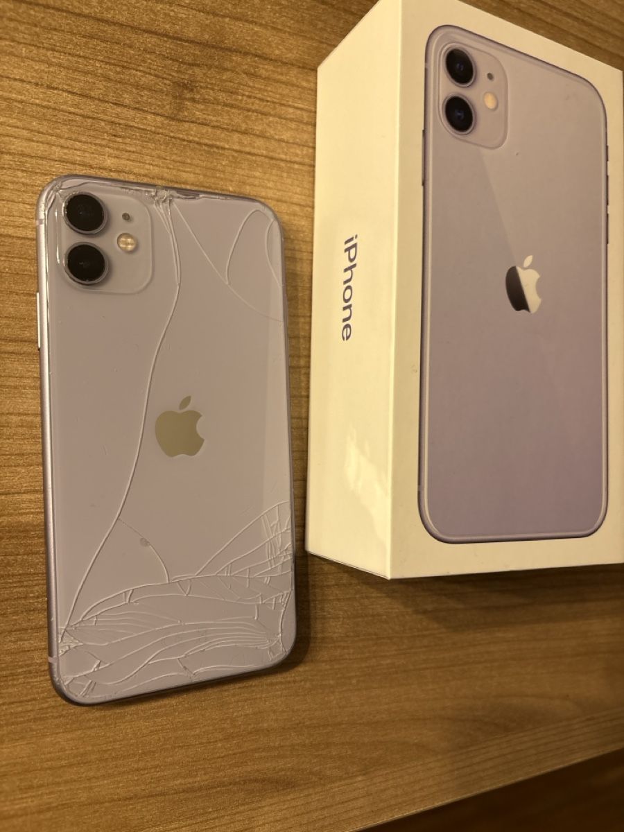 Apple Portables: Apple iPhone 11, 64 GB  – D'occasion à Zürich par S.Folino 1