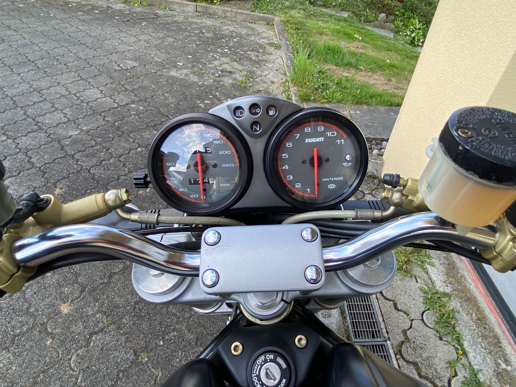 Ducati Strada: Ducati Monster 900 i.e. Dark – Usato da Ballwil venduto da menix_68 4