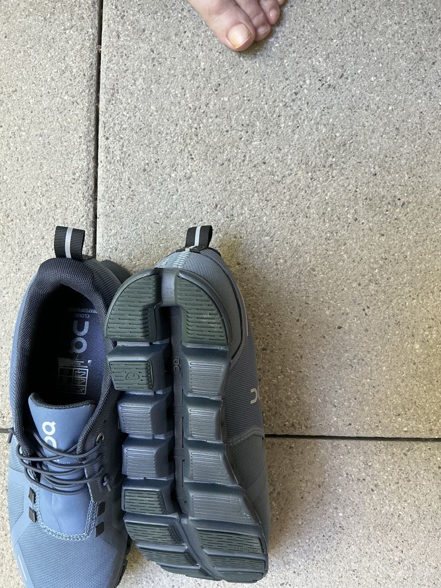 On Chaussures hommes: ON Cloud Waterproof Laufschuhe Grösse 40.5 neu – D'occasion à Kriens par sunny9193 3
