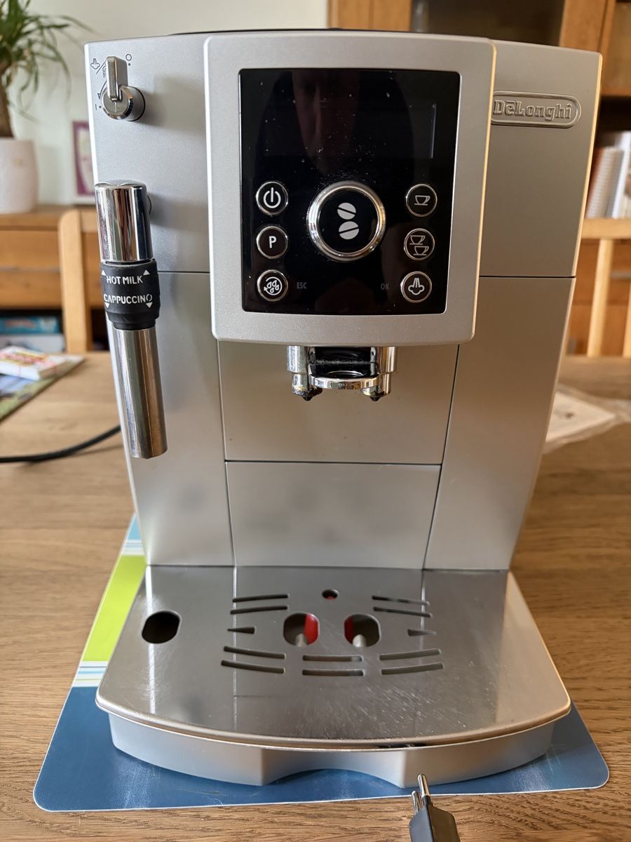 De'Longhi Kaffeemaschinen & Espressomaschinen: Kaffeemaschine DeLonghi – Gebraucht aus Frauenfeld von Hawker01