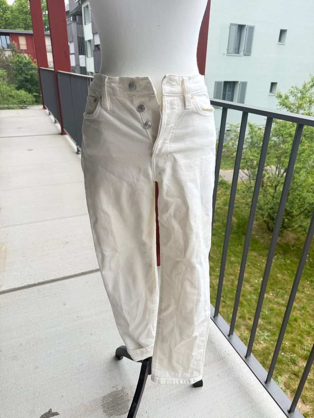 Mango Jeans: MNG Denim Jeans, Cremeweiss, Gr. 36 – Usato da Riehen venduto da edu_92w7