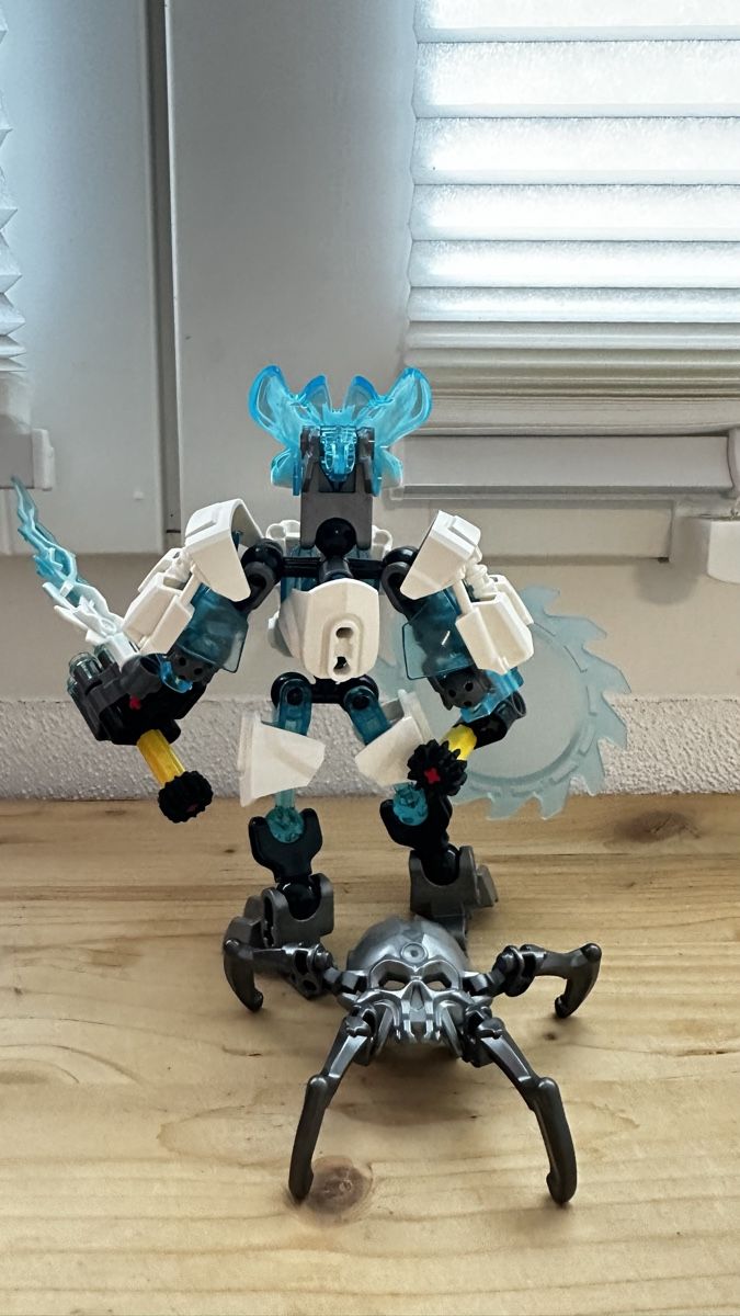 Lego Figuren: LEGO / Bionicle 70782 / Protector Of Ice – Gebraucht aus Herzogenbuchsee von TCG-High-Quality 2