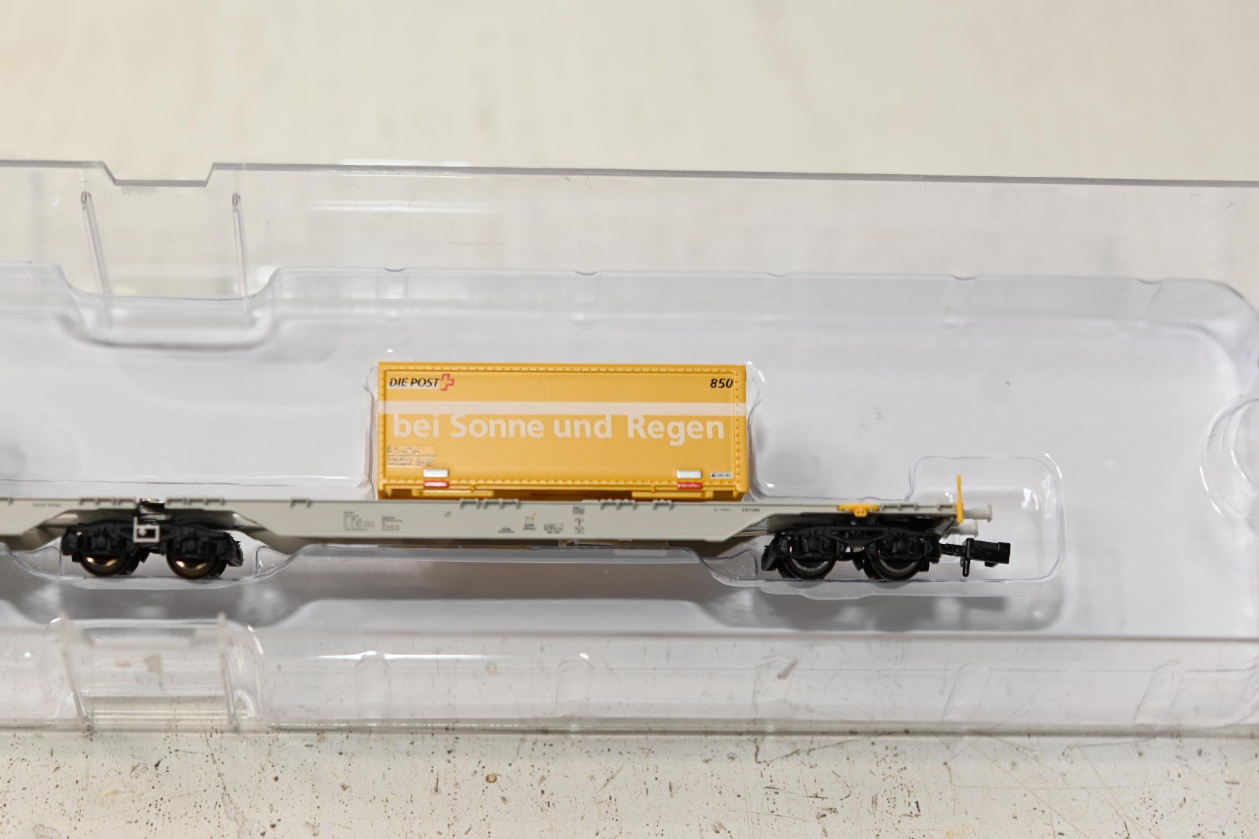 Fleischmann Modellini di ferrovie: Containerwagen  Post Fleischmann Spur N mit OVP – Usato da Laupen ZH venduto da Zmoewe 2