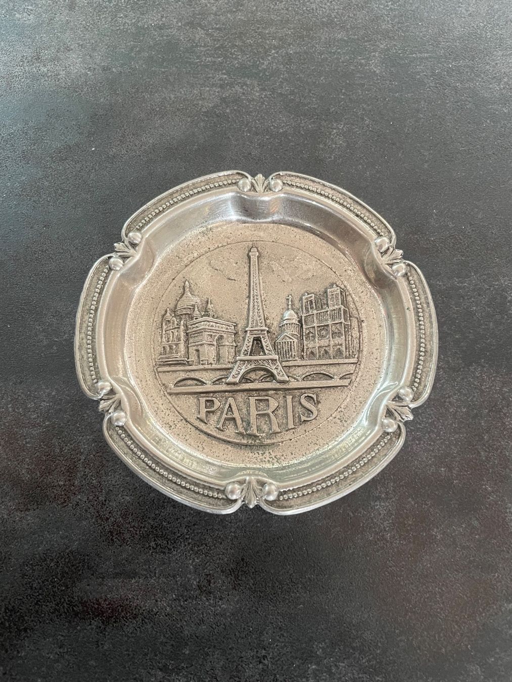 Portacenere: Cendrier Ancien Paris en Métal – Usato da Vallamand venduto da Bricbracbroc82 3