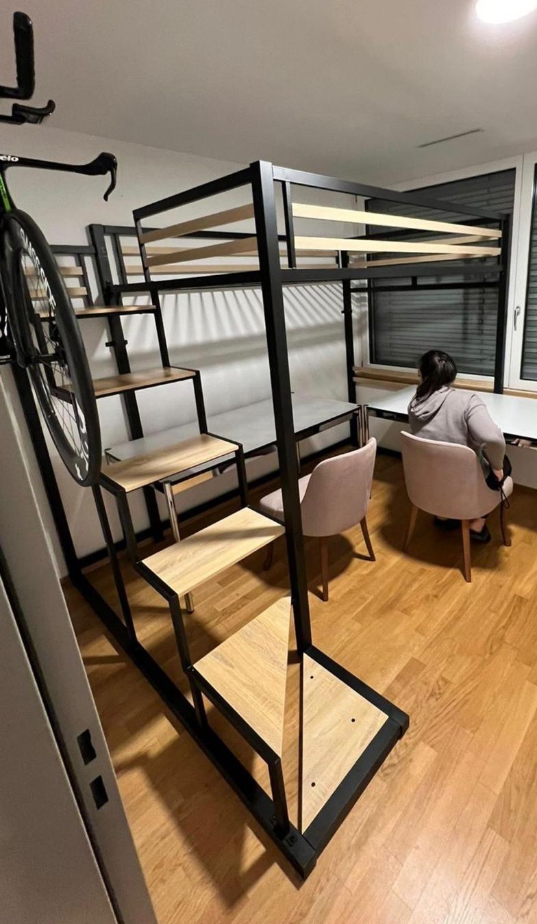 Letti: Hochbett + Matratze Treppe links & rechts montierbar 140x200 – Usato da Wollerau venduto da Loli-04 5