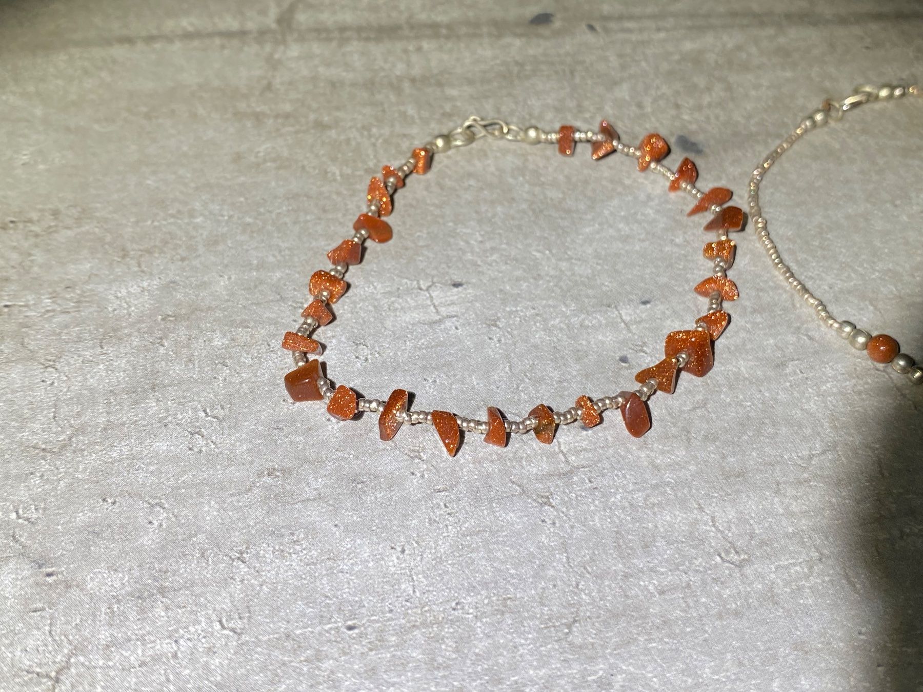 Bracciali & Braccialetti: feine Edelstein Silber Armbänder mit Sandstein – Nuovo e nell'imballaggio originale da Laax venduto da kri_95f5