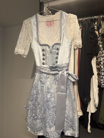 Blaues Krüger Dirndl inkl. Krüger Spitzen Bluse