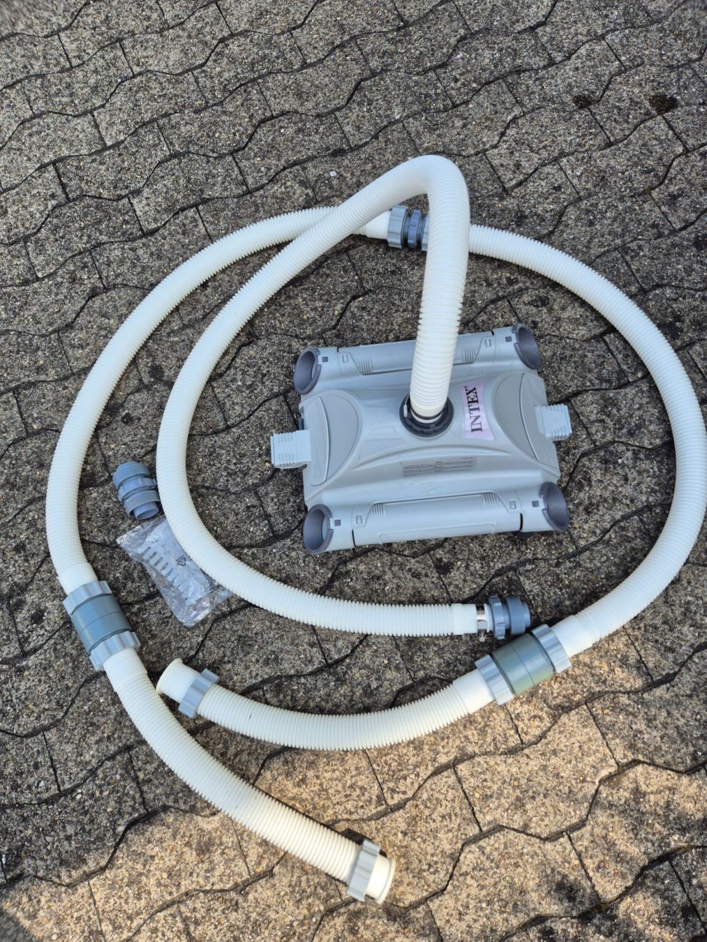 Intex Accessori per Piscine: INTEX Pool Bodensauger mit Schlauch und Adaptern gebraucht – Usato da steinach venduto da igimaster 2