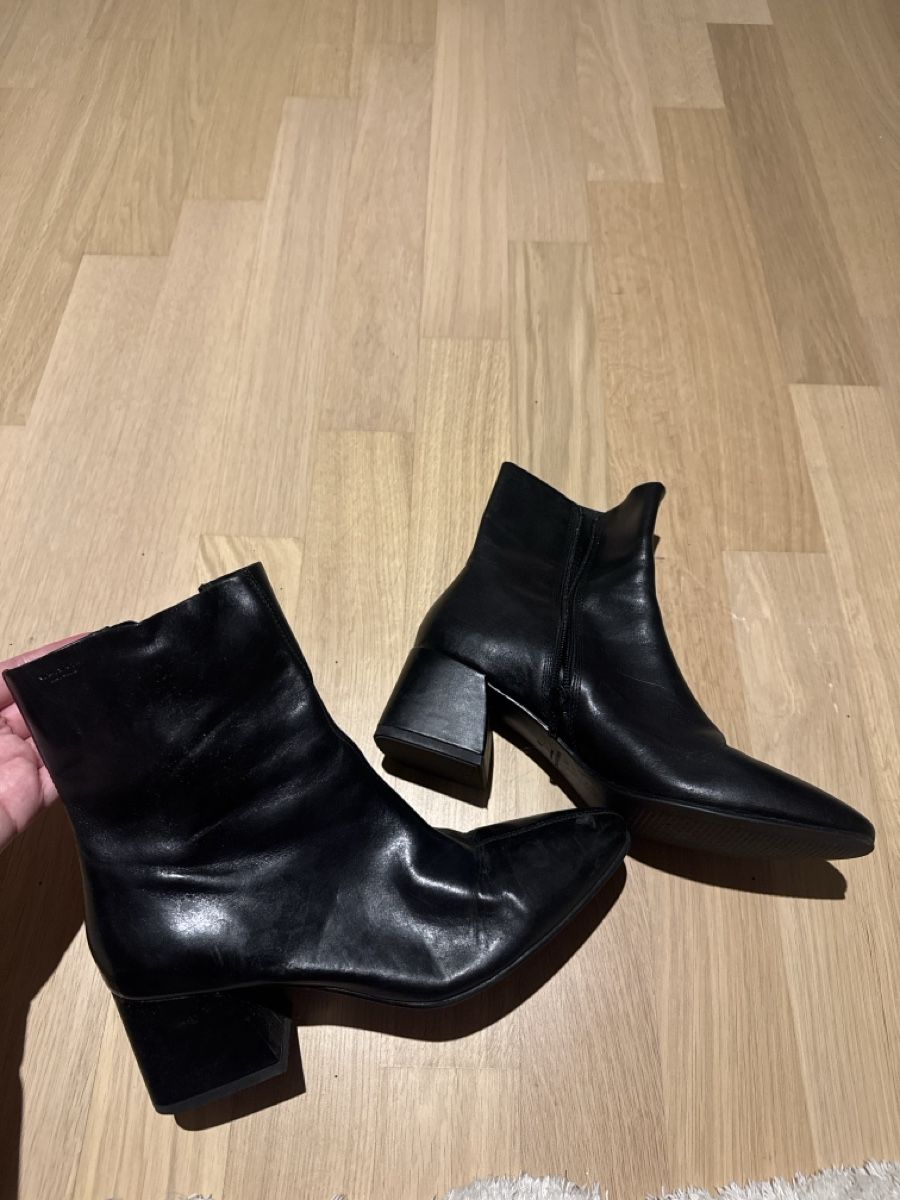 Vagabond Scarpe da donna: Vagabond Steifelette – Usato da Winterthur venduto da KarinSue