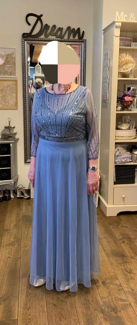 Vestiti: Wunderschönes Abenkleid Grösse 42 – Usato da Baar venduto da pet_2xp7