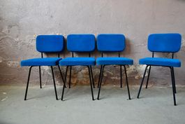 Série lot de 4 chaises d’André Simard pour Airborne design