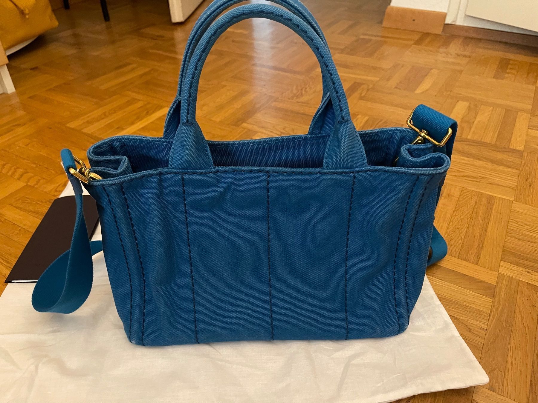 Prada Borse da donna: PRADA Canapa Handbag – Usato da Zürich venduto da Bybyana 1