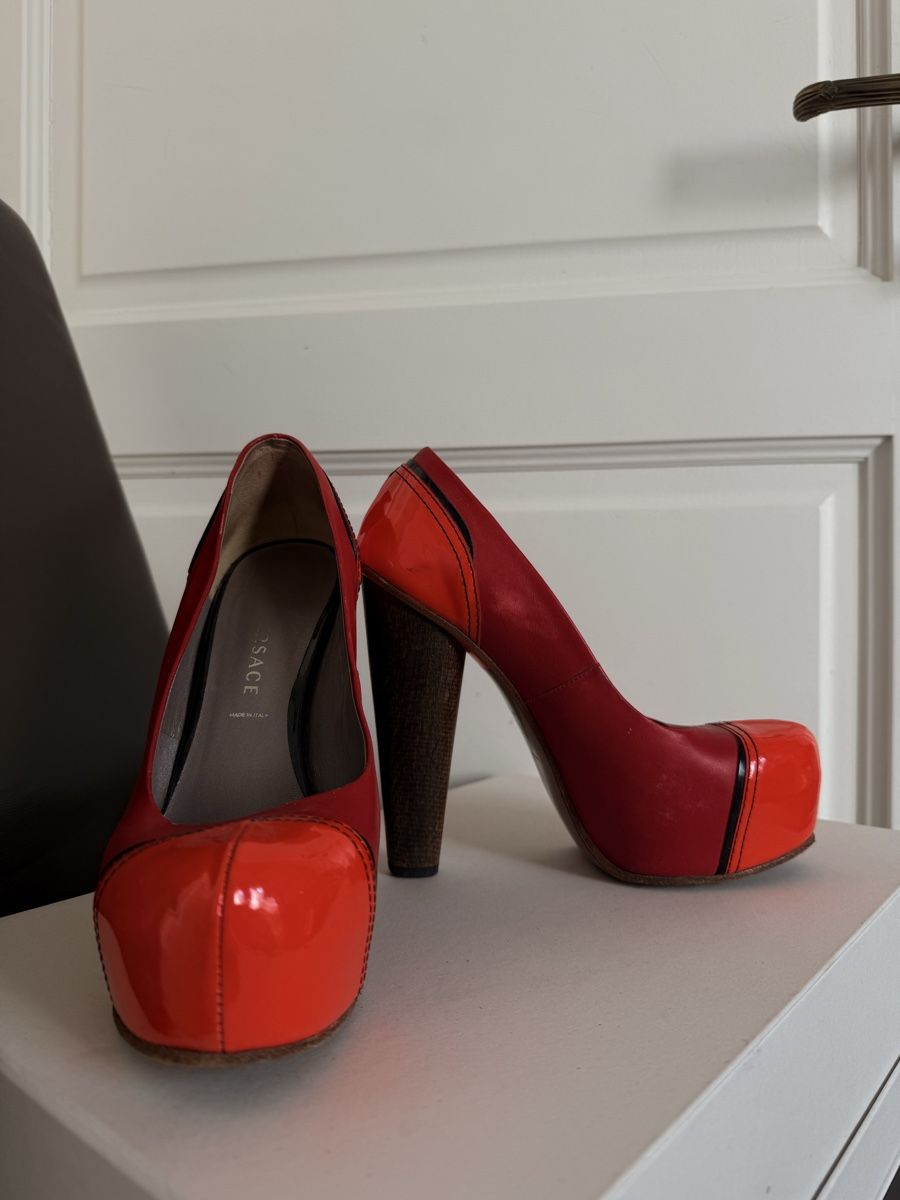 Versace Scarpe da donna: Versace Heels - Red Patent Leather – Usato da Corsier-sur-Vevey venduto da Kristina.Nova 1