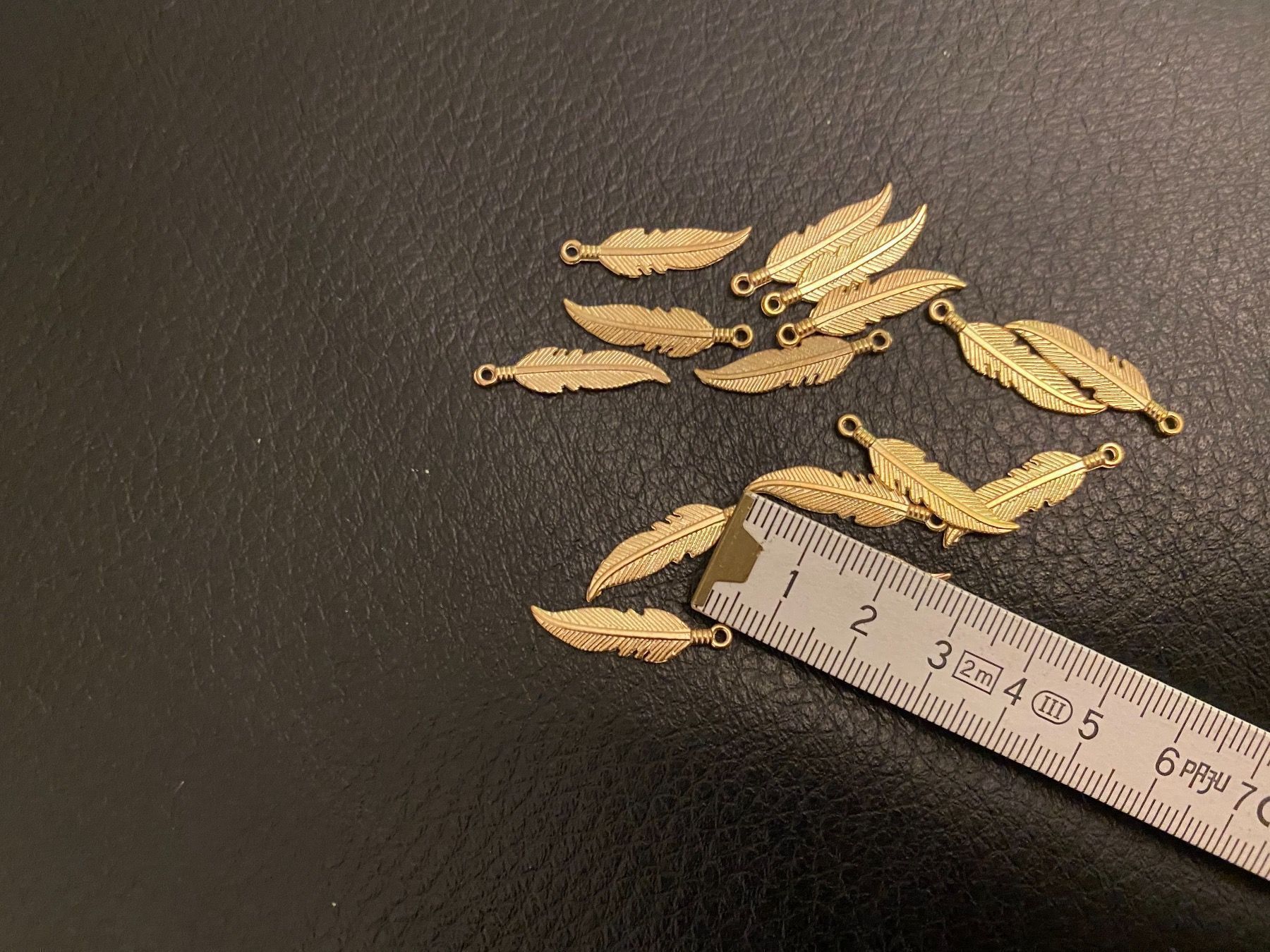 Ciondoli: Federn Charms Goldfarbig – Nuovo e nell'imballaggio originale da Buchrain venduto da Sisi83 2