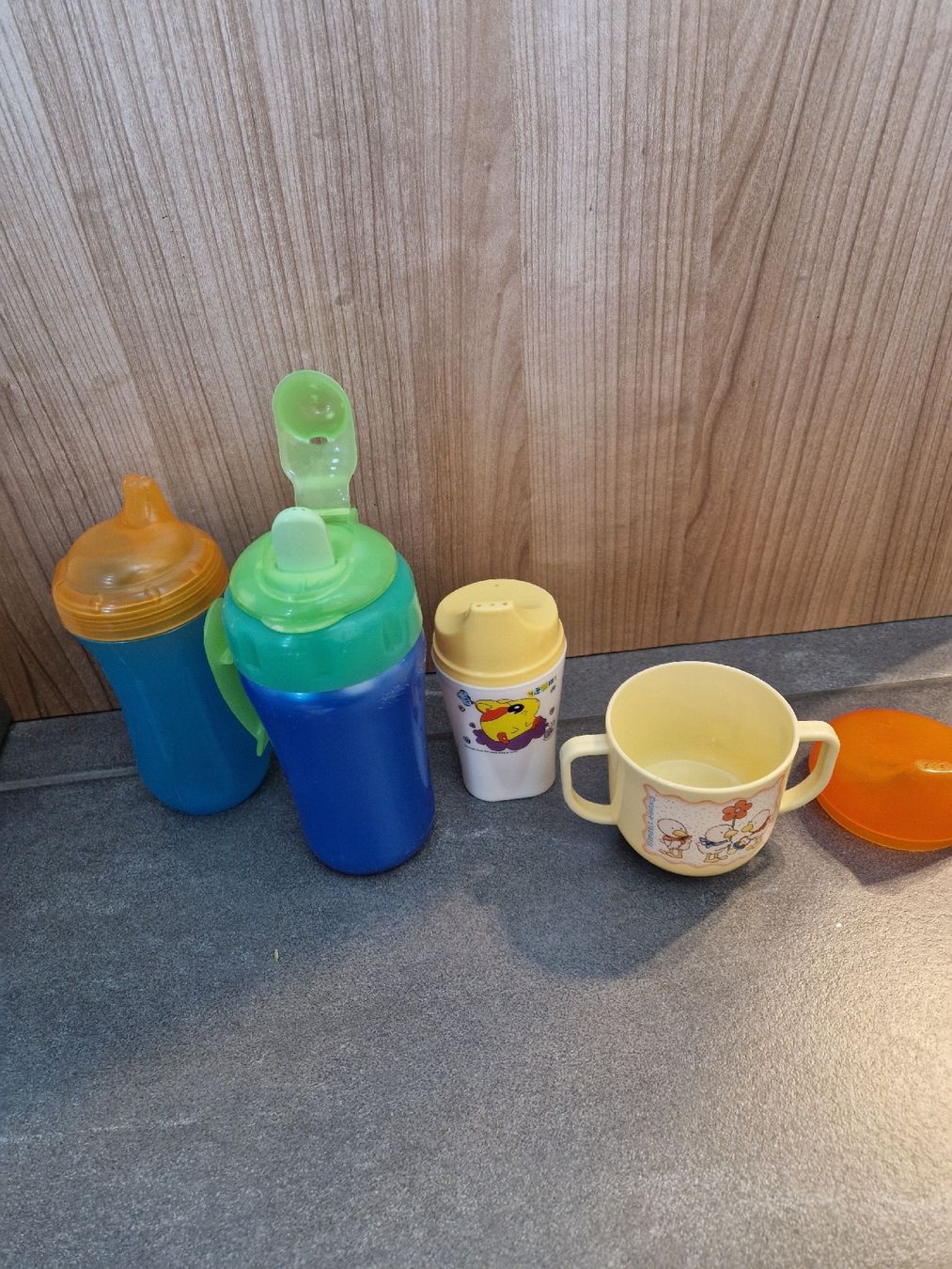 Pasti del neonato: 4er Set Trinkbecher und Flaschen – Usato da Ohmstal venduto da wil_xp75 1