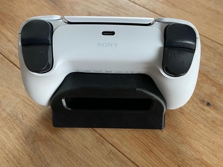 Sony Console: Support Manettes PS5 DualShock 5 – Nuovo e nell'imballaggio originale da Montreux venduto da Space_koaster 1