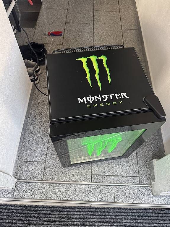 Frigoriferi: Monster Kühlschrank mit LED – Usato da Wynau venduto da Lorent_Be 2