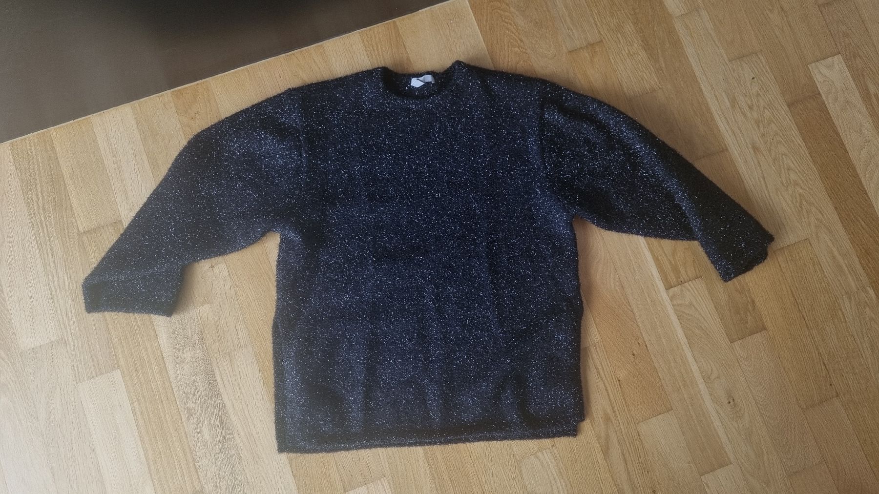 H&M Pullover & Sweatshirts: Schwarzer Gliter Pullover M/L – Gebraucht aus Chur von sinillo