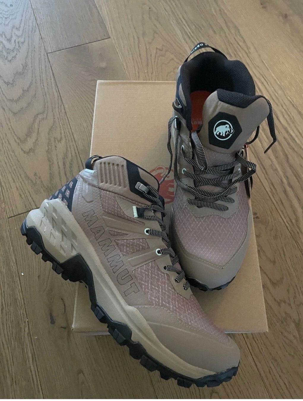 Mammut Chaussures femmes: Neu: MAMMUT Wanderschuhe, Gr 7 – Neuf avec emballage d'origine à Tägerwilen par CarolinaHerrera 2