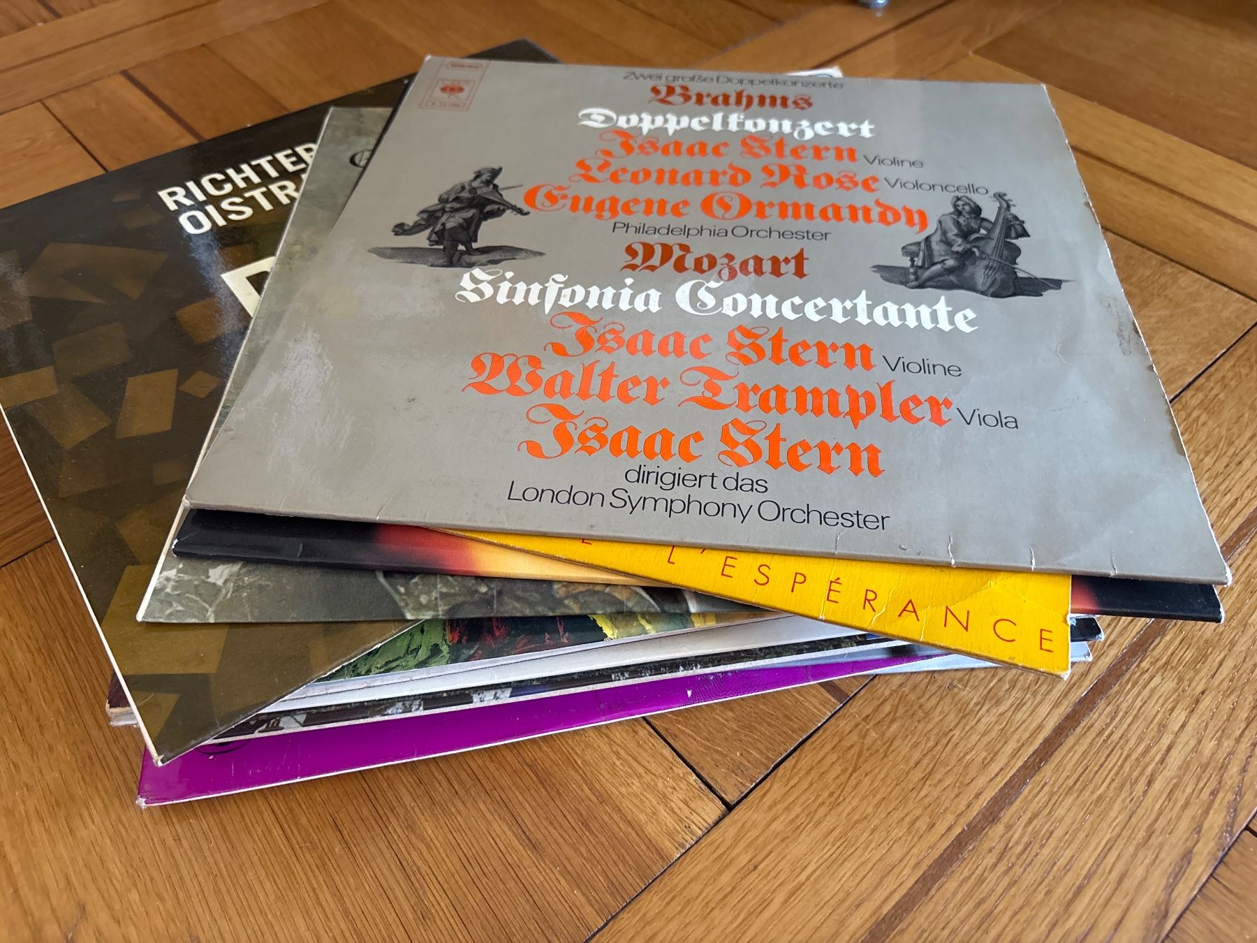 Vinyles: 20 Schallplatten inklusive Koffer – D'occasion à Genève par Buens4
