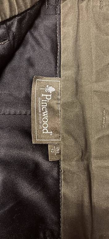 Pantaloni: Kinder Überhosen Pinewood – Usato da Weier im Emmental venduto da maskulin82 1