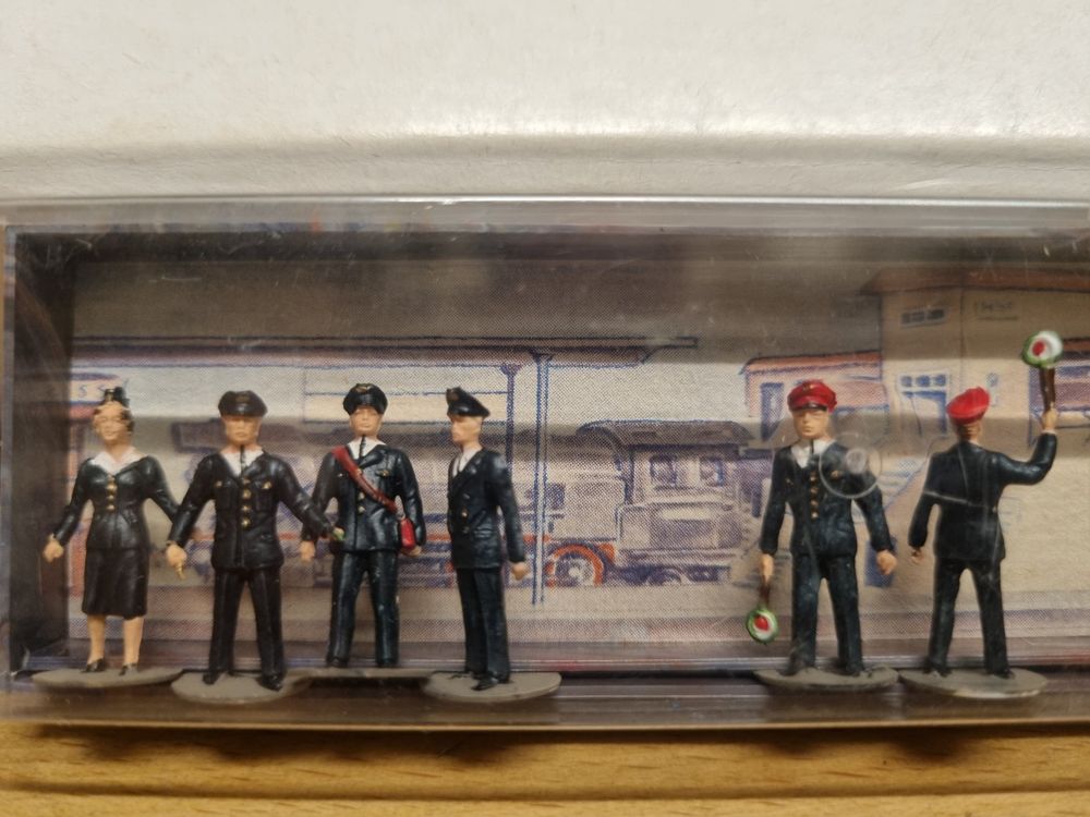 Woodland Scenics A1843 Kühe Kälber H0 1:87 - Modellbahn Figuren Hereford Rinder