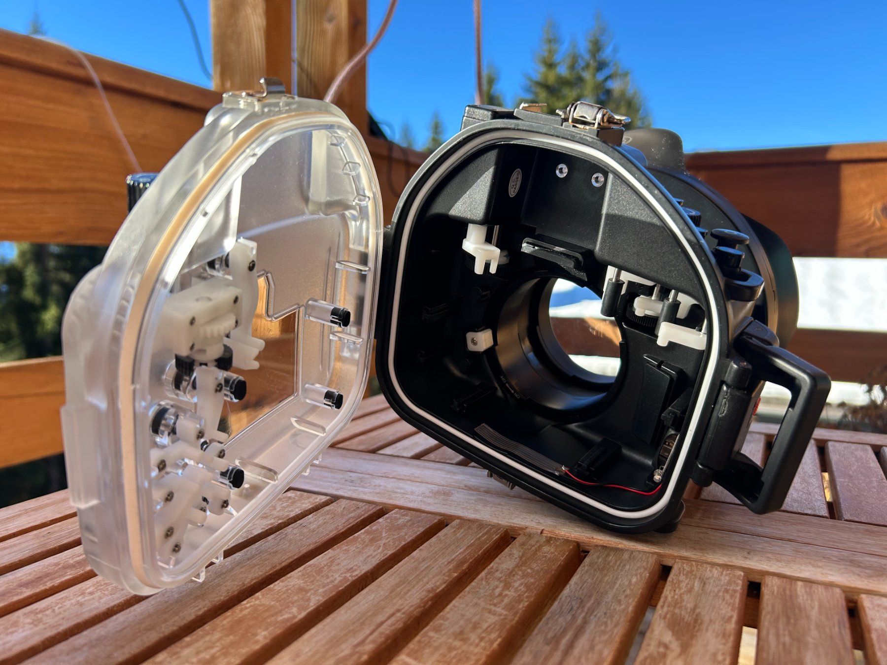 Lampade & Macchine fotografiche: Caisson étanche Seafrogs pour Olympus E-M5 II – Usato da La Tour de Peilz venduto da tim_2hbn 2