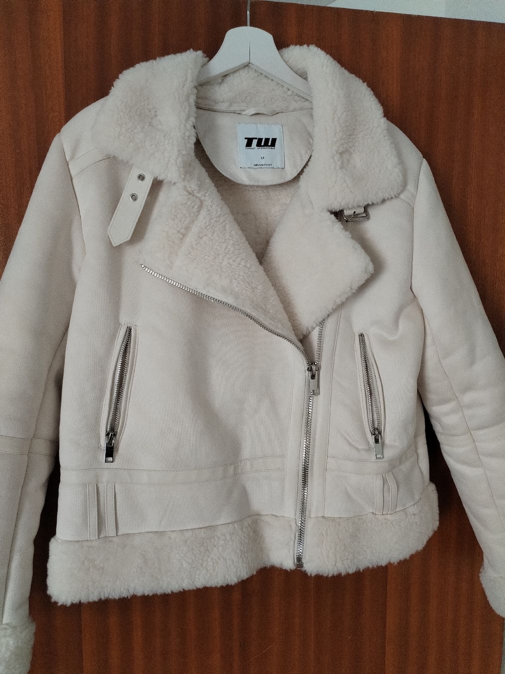 Vestes: Winter Jacke gr M – Neuf (Voir description) à Sursee par Cynthia7889