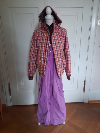 SNOWBOARDJACKE UND HOSE DER MARKE PROTEST FÜR MÄDCHEN 152