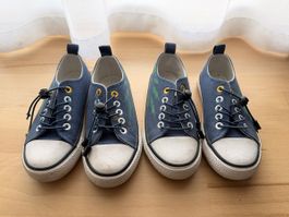 Zwei Paar Schuhe Grösse 29