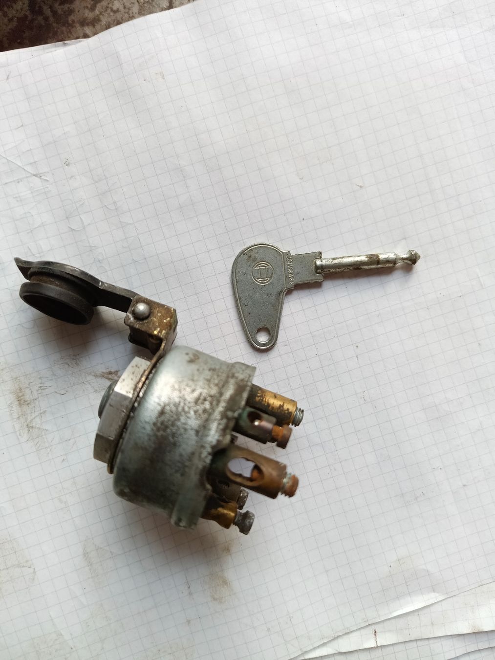 Bosch Sonstiges Fahrzeugzubehör: Oldtimer Zündschloss Bosch – Gebraucht aus Trub von Eneah 2