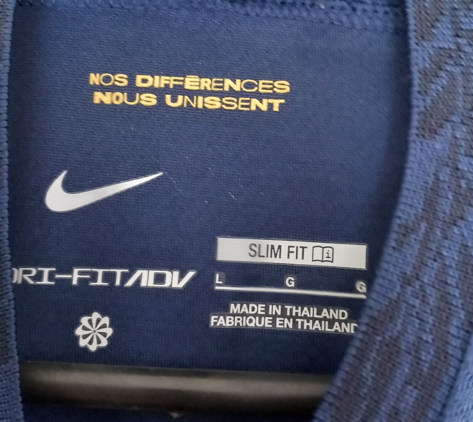 Canottiere & Pantaloni: Damen Frankreich Trikot / L – Usato da Rorbas venduto da siramad 5