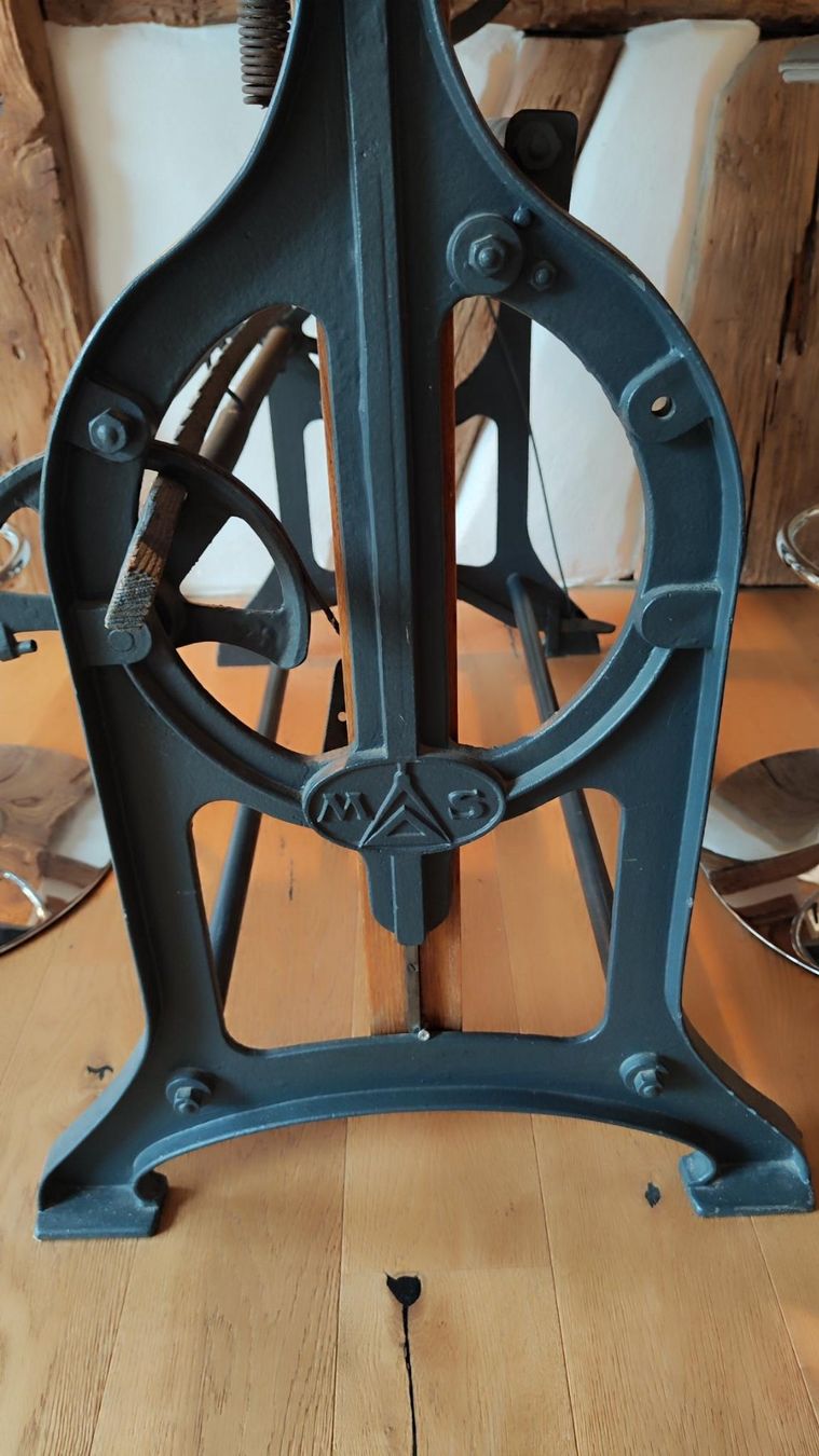 Tavoli: Bartisch aus einem alten Zeichnungstisch – Usato da Oberneunforn venduto da saloeff 2