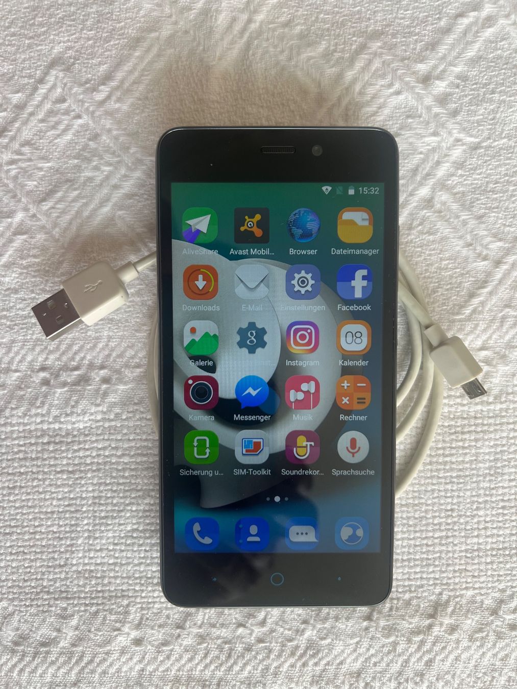 ZTE Telefoni cellulari / Smartphones: ZTE Blade A452 / Black – Usato da Zürich venduto da Mailfree 6