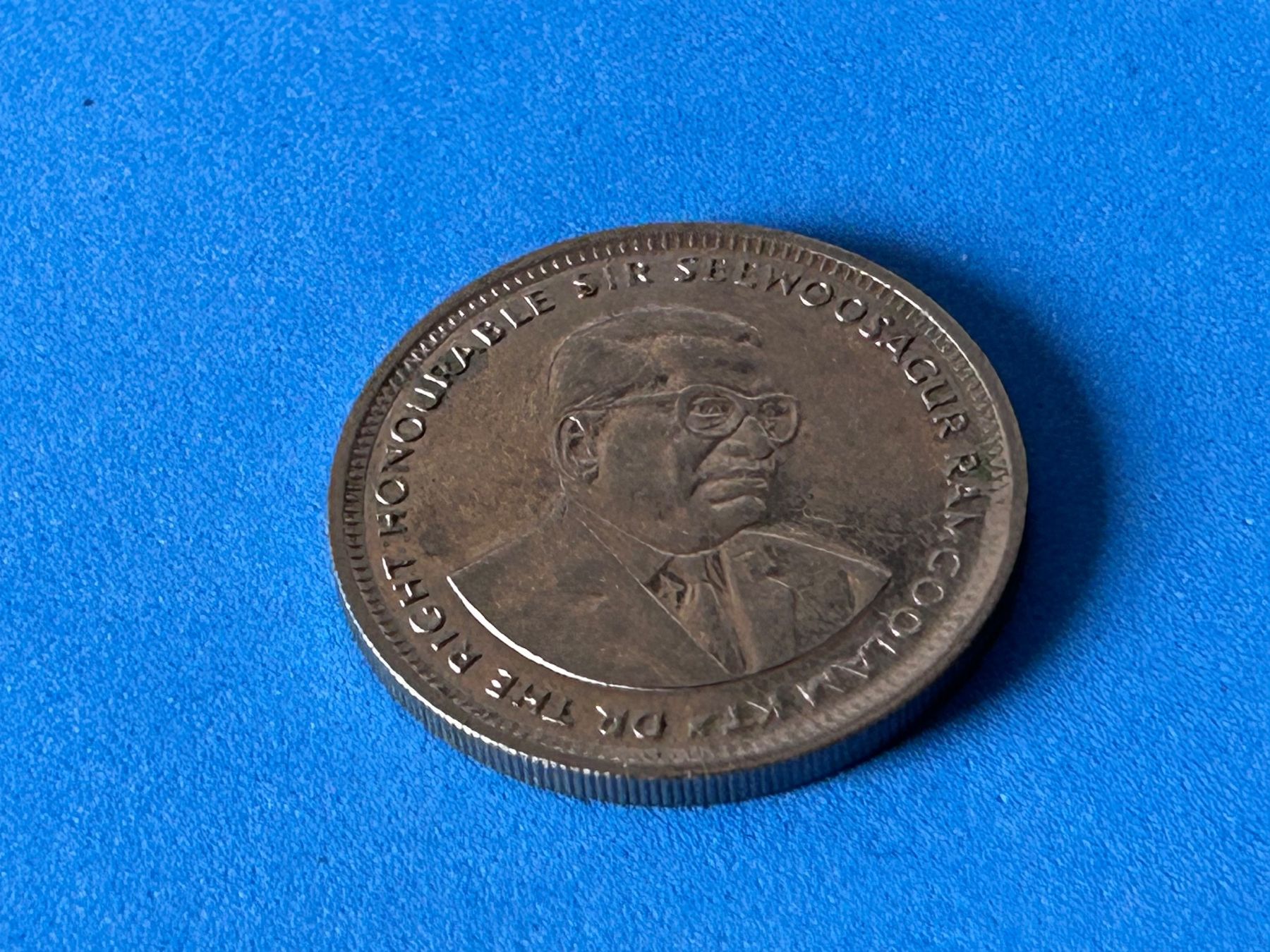 Alle Münzen: Mauritius - 1 Rupee 1994 – Gebraucht aus Corcelles NE von AJKader 7