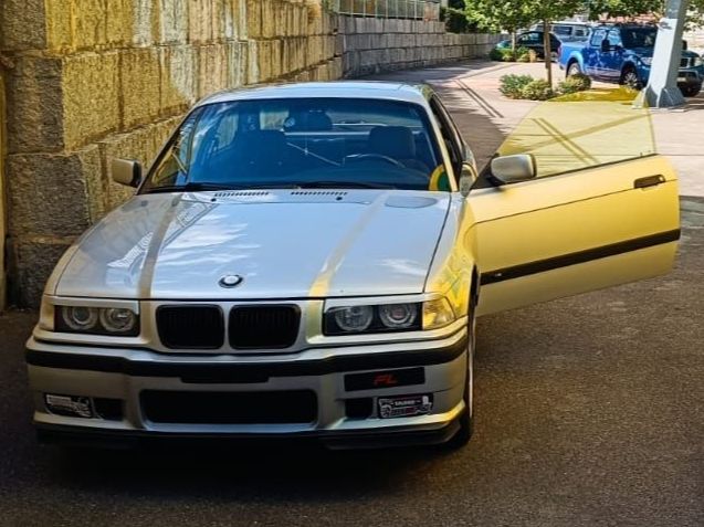 BMW Voitures modèles: BMW 323i – D'occasion à Büsserach par Vintage-vins 3