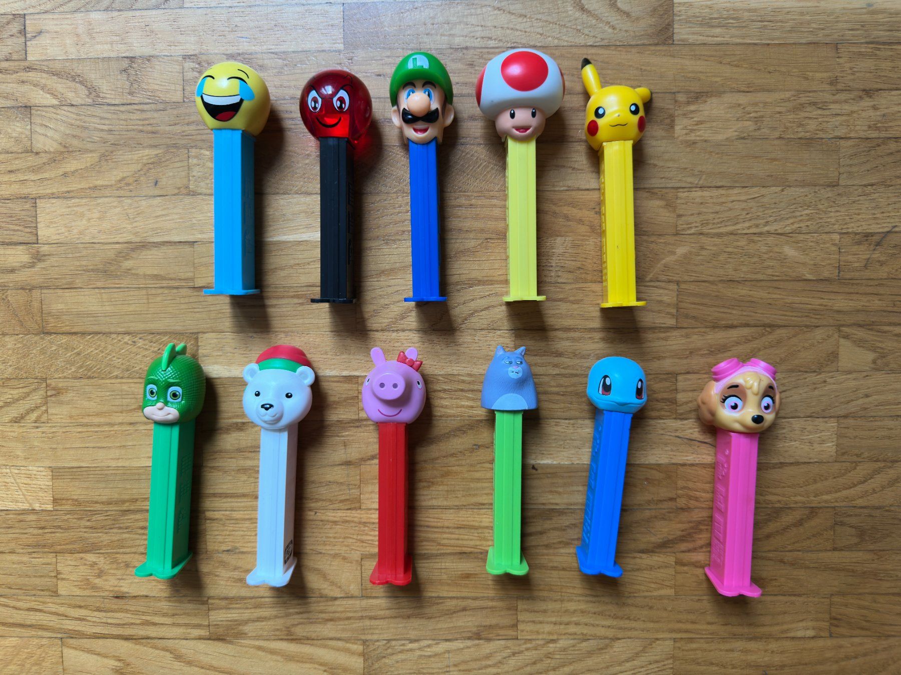 Pez Statuette: PEZ Spender Sammlung 11er Set – Usato da Lausanne venduto da brixton 2