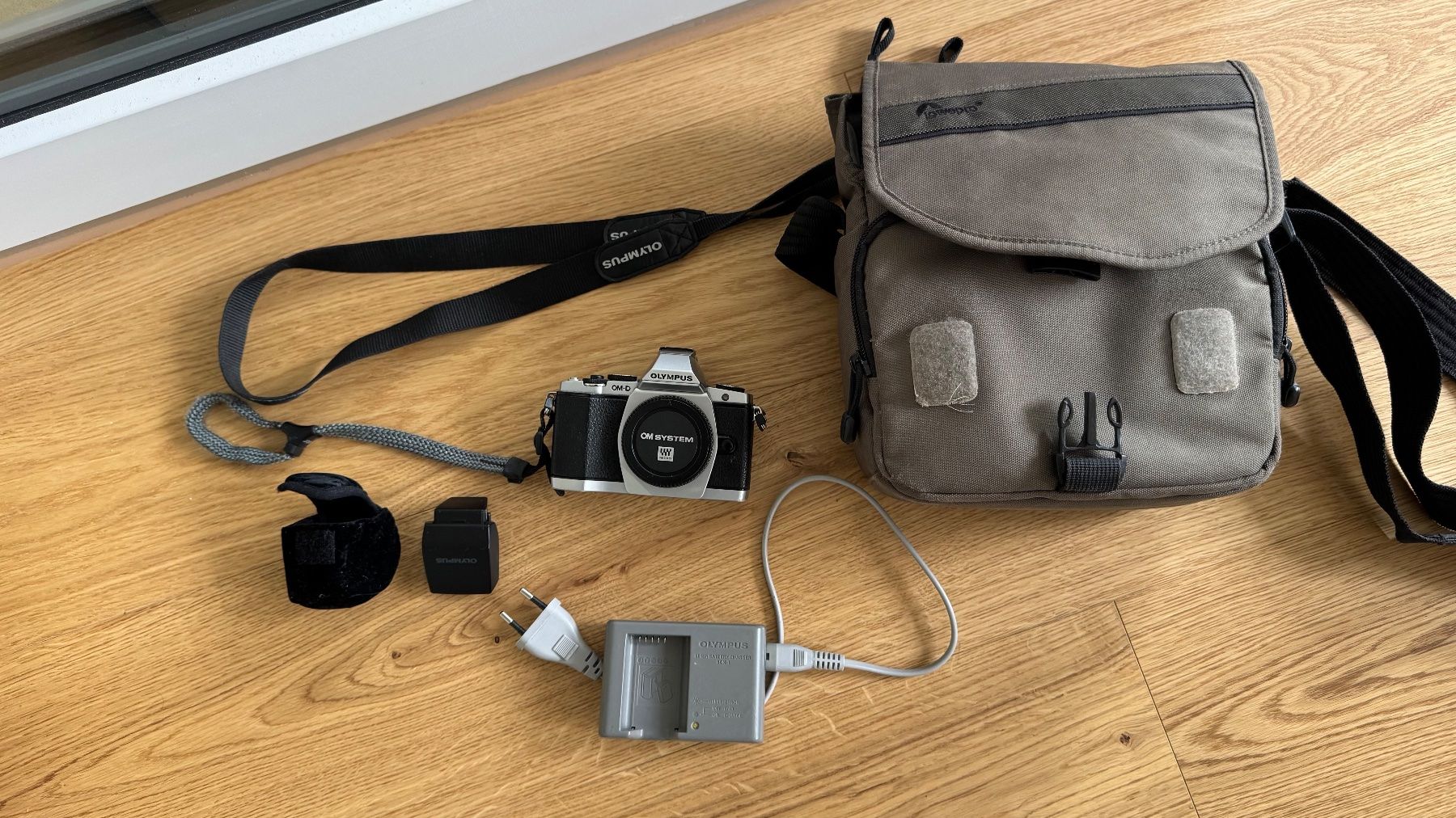 Olympus Kamera: Olympus OM-D E-M5 Body mit Tasche – Gebraucht aus Urtenen-Schönbühl von Timing0 1