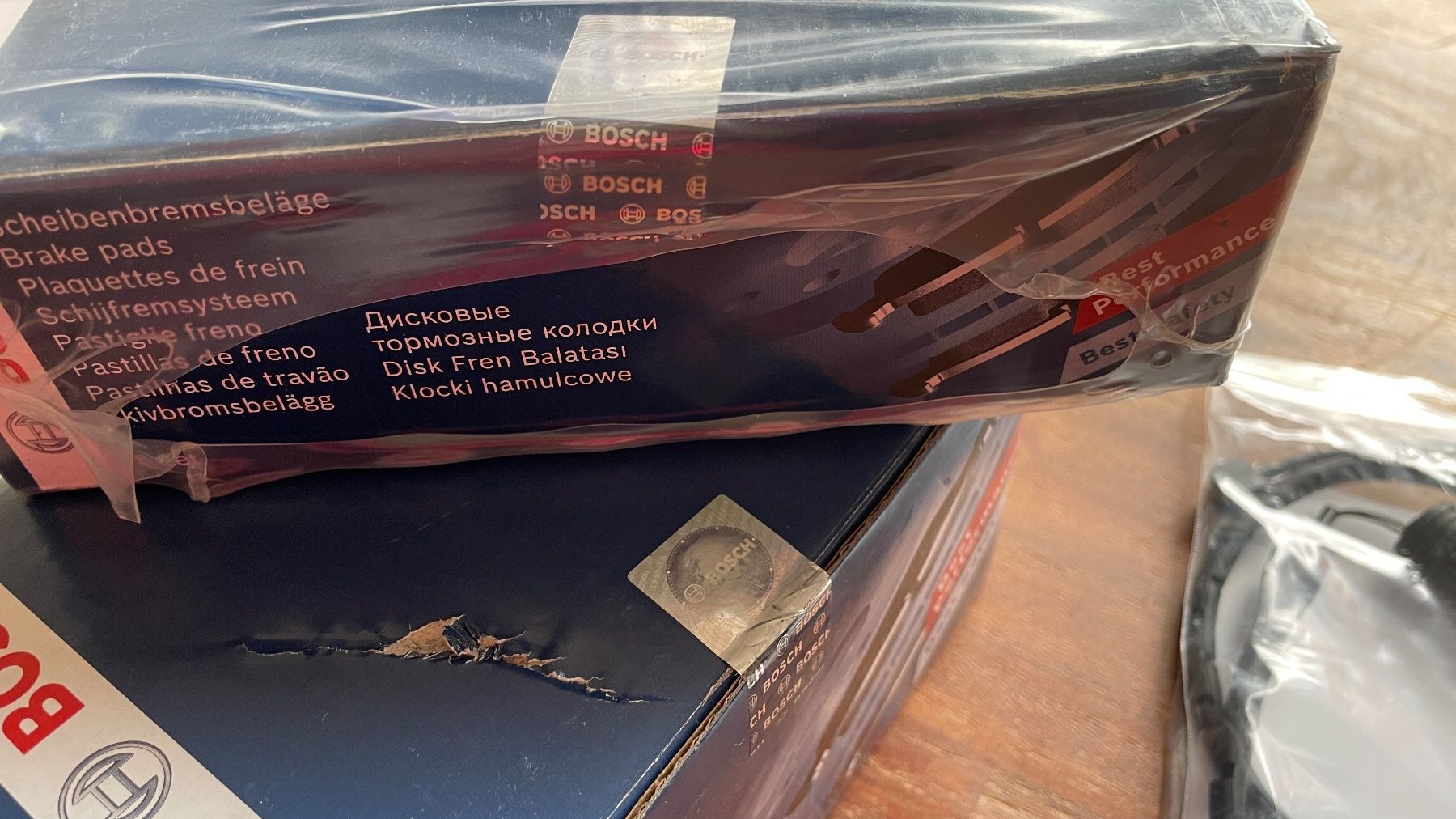 Bosch Tutti pezzi di ricambio auto: BMW X5 E53 BOSCH Bremsbelagsatz, Scheibenbremse & sensor – Nuovo e nell'imballaggio originale da Zürich venduto da Witikon02 6