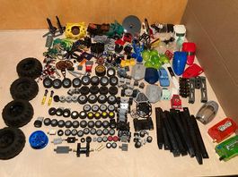 1,250 Kg de pièces de LEGO Classic et  LEGO Technic