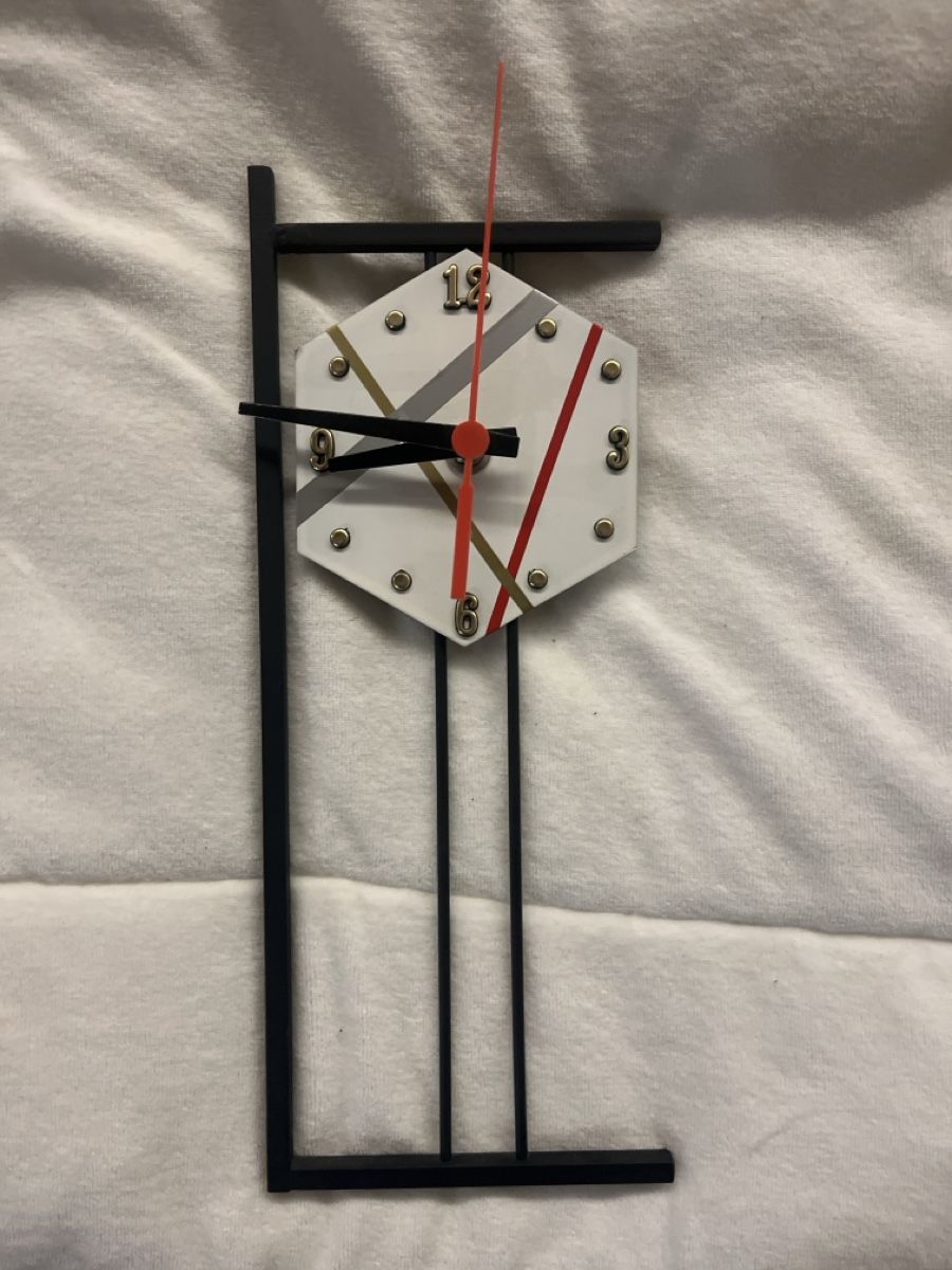 Orologi da terra & Orologi da parete: Belle horloge décorative - Design unique et moderne! – Usato da Orsières venduto da KarimP01