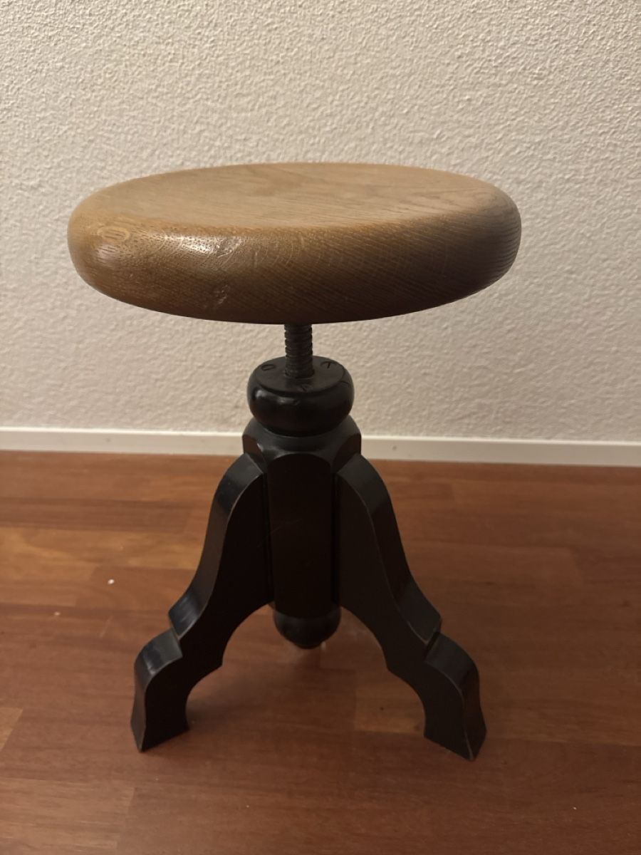 Strumenti musicali: altes Klavier aus holz – Usato da Wädenswil venduto da mae_t9ps 2