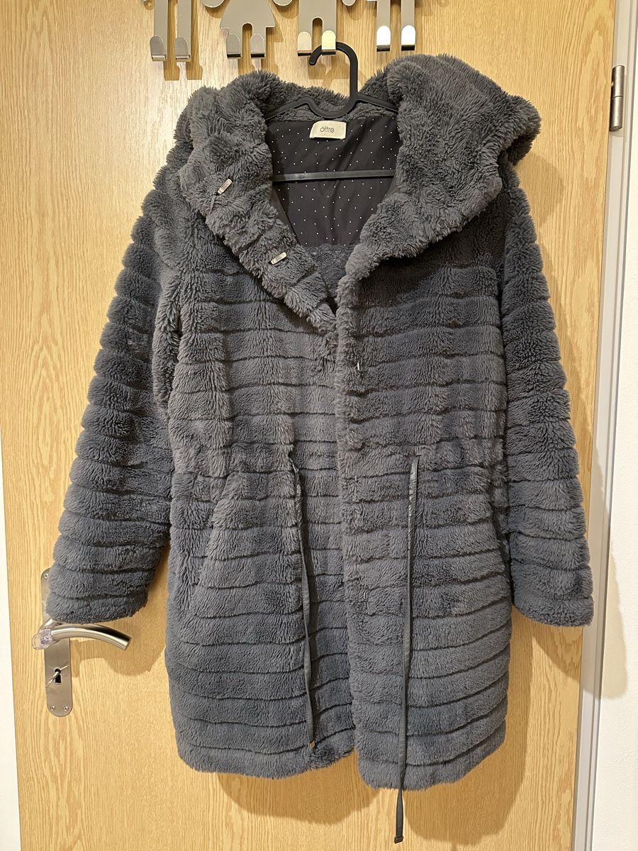 Giacche: Fake Fur Jacke Oltre 38 – Usato da Gordola venduto da EleSecondHand-TCG 3