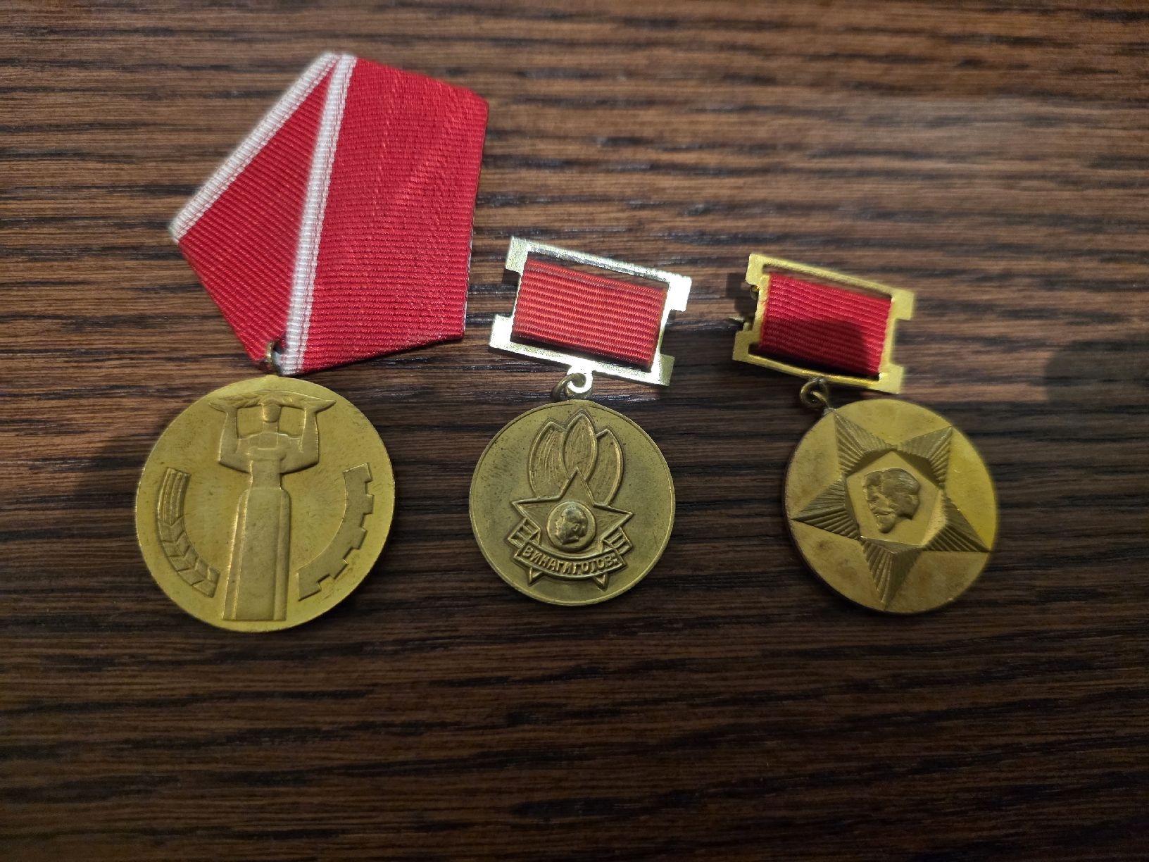 Schweizer Armee Placchette & Badge: Bulgarien Abzeichen Militär Abzeichen – Usato da Dorf venduto da Echo_Elements