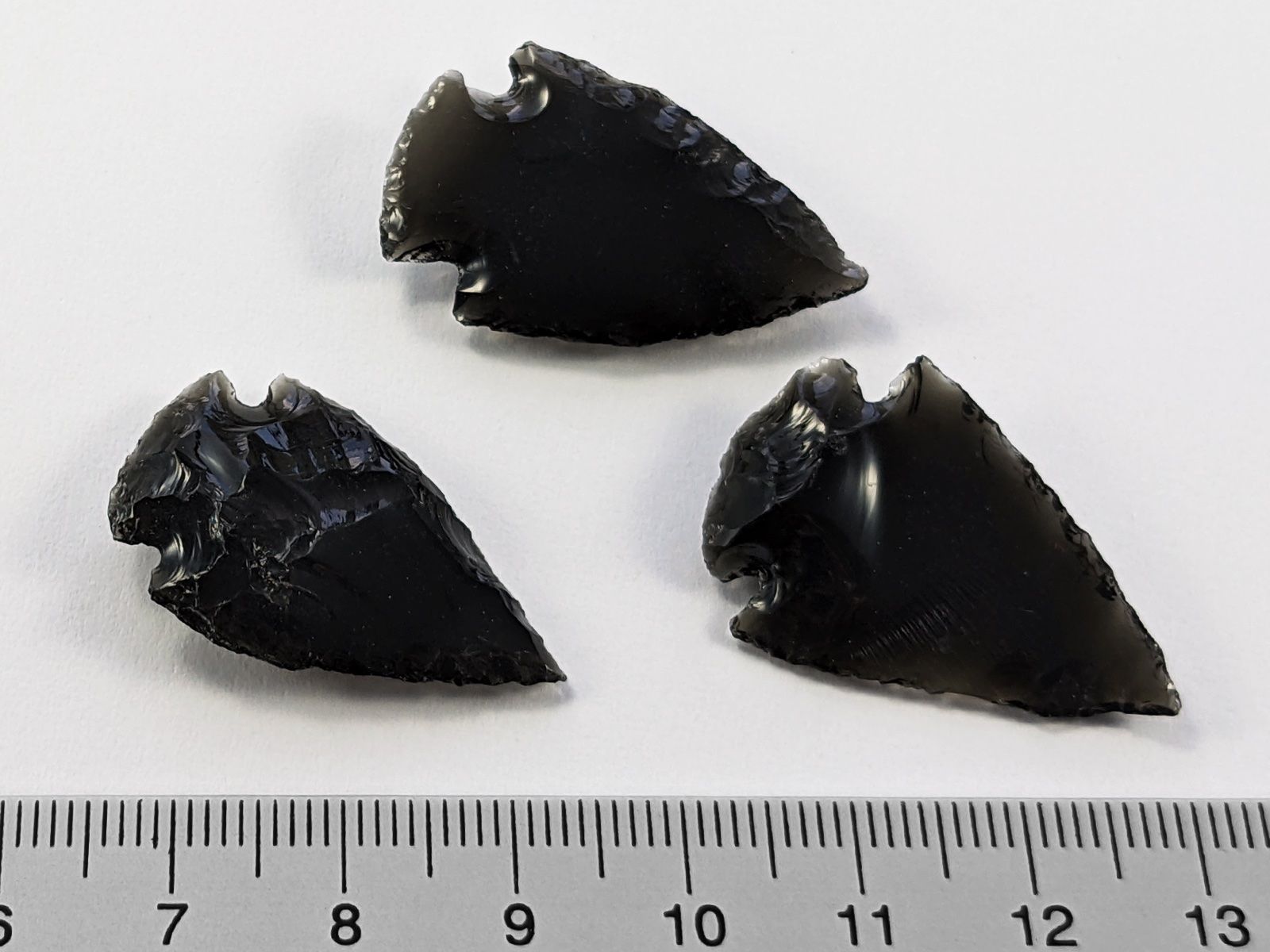 Minerali & Pietre curative: Obsidian Pfeilspitze 3,0cm 3Stk. – Nuovo e nell'imballaggio originale da Meilen venduto da StoneGarden 1