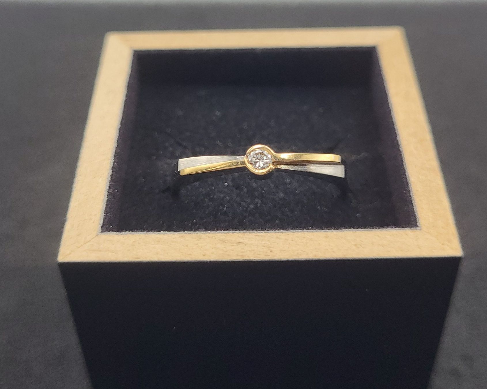 Anelli: 18 Karat 750 Bicolour Gold Ring Mit Diamant – Usato da Wald ZH venduto da Dasilver