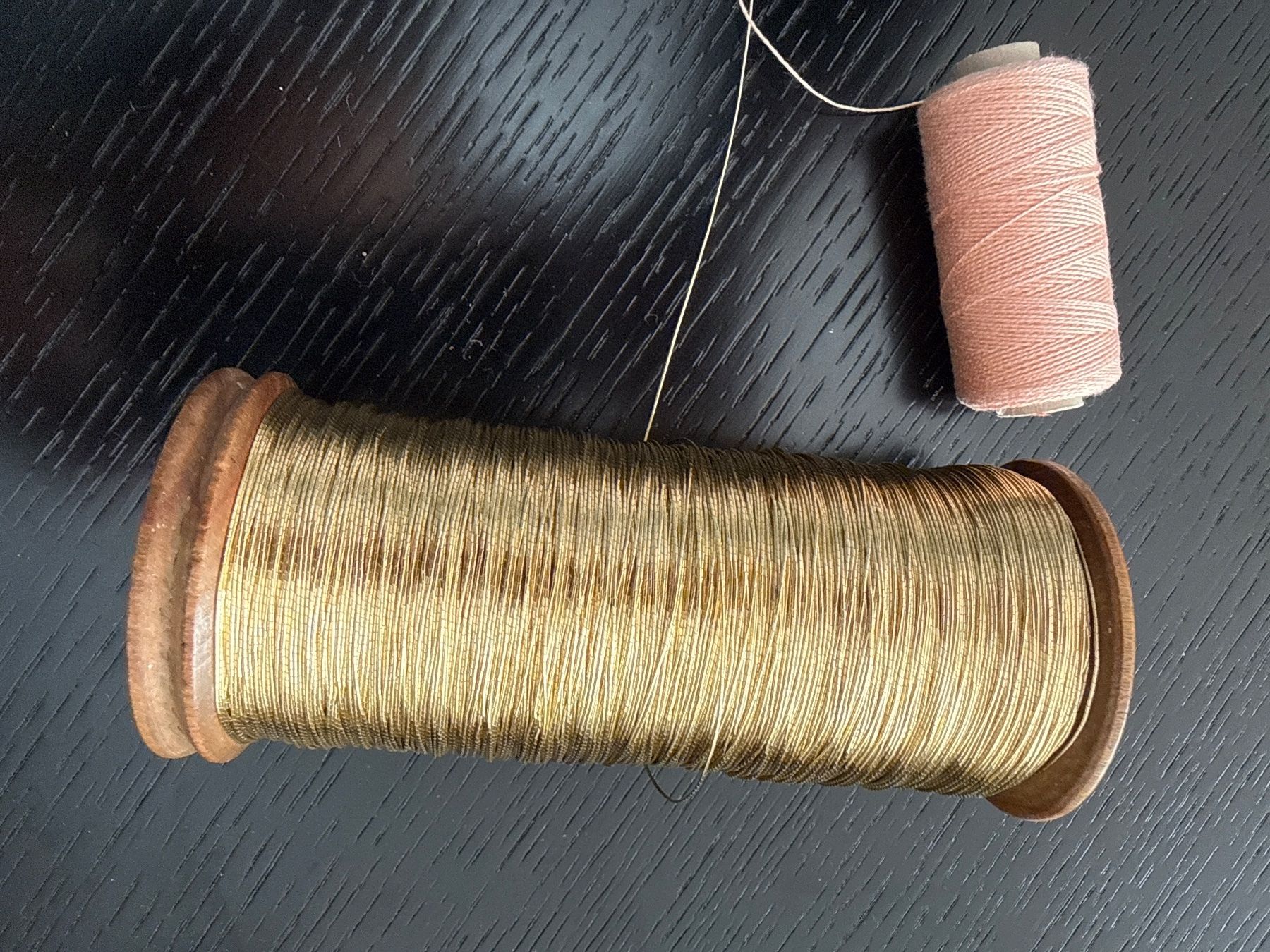 Telai per tessitura: Webstuhl Material Goldfaden – Usato da Bern venduto da Khadi61