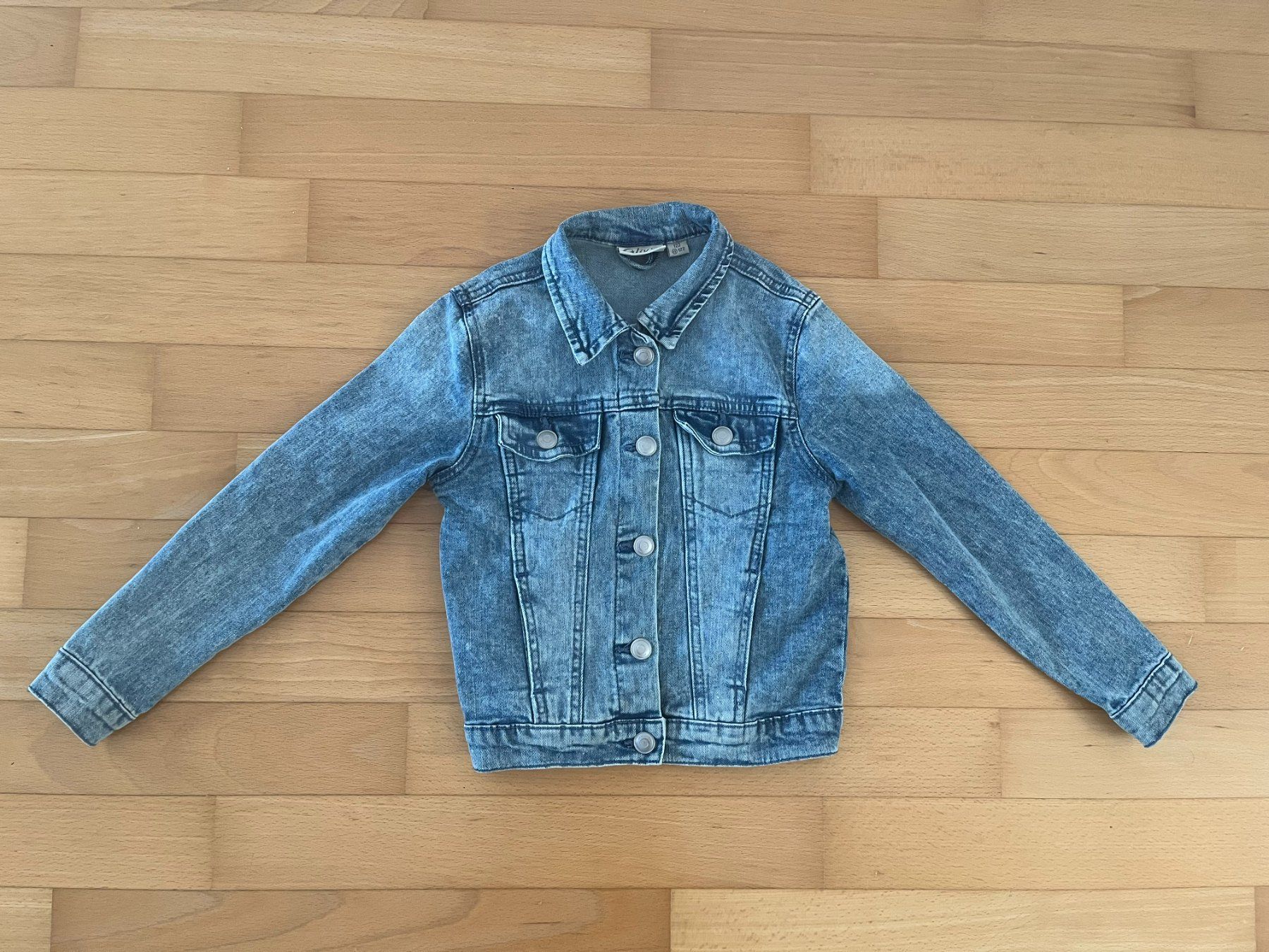 Giacche: Jeansjacke hellblau – Usato da Muttenz venduto da Juvenile33 1