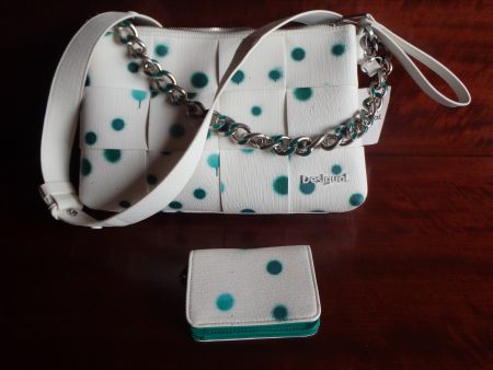 Desigual Handtasche Neu mit Etikett NP 109.- CHF mit Börse